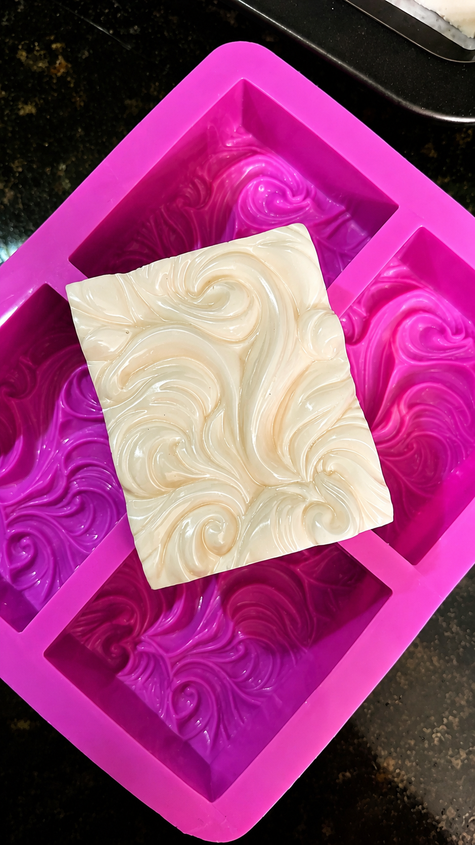 Glutathione & Collagen Soap in Goat Milk (Melt & Pour) - Small Size